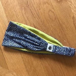 ✨ LULULEMON Reversible Headband!!